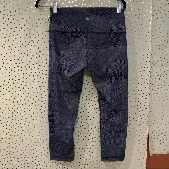 Lululemon Wunder Under High Rise Crop - Picture 7 of 8